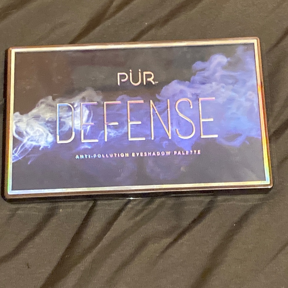 PÜR Defense Anti- Pollution Eyeshadow Pallet